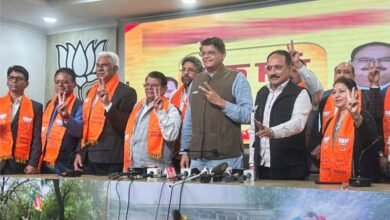 8 AAP MLAs Join BJP Accuse Party of Corruption