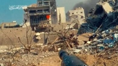 Hamas Al-Qassam Brigades Seize Weapons from Israeli Soldiers